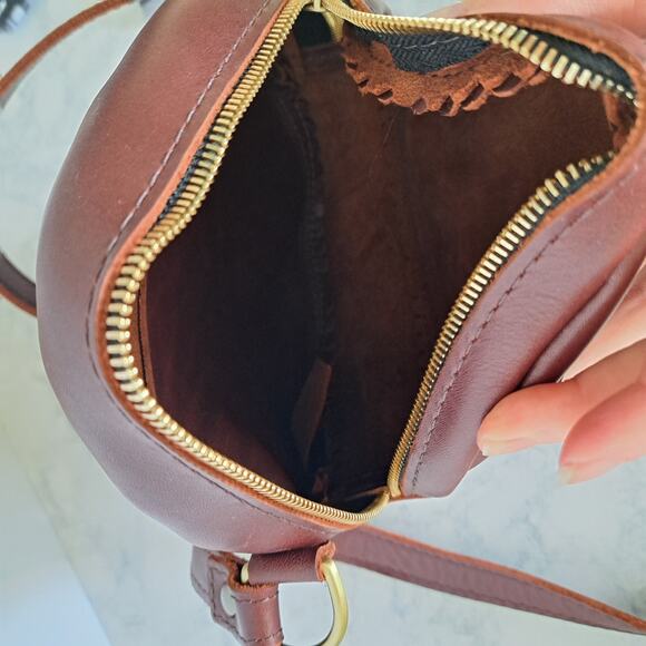 PORTLAND LEATHER Small Circle Crossbody Bag Cognac Brown - Picture 9 of 10